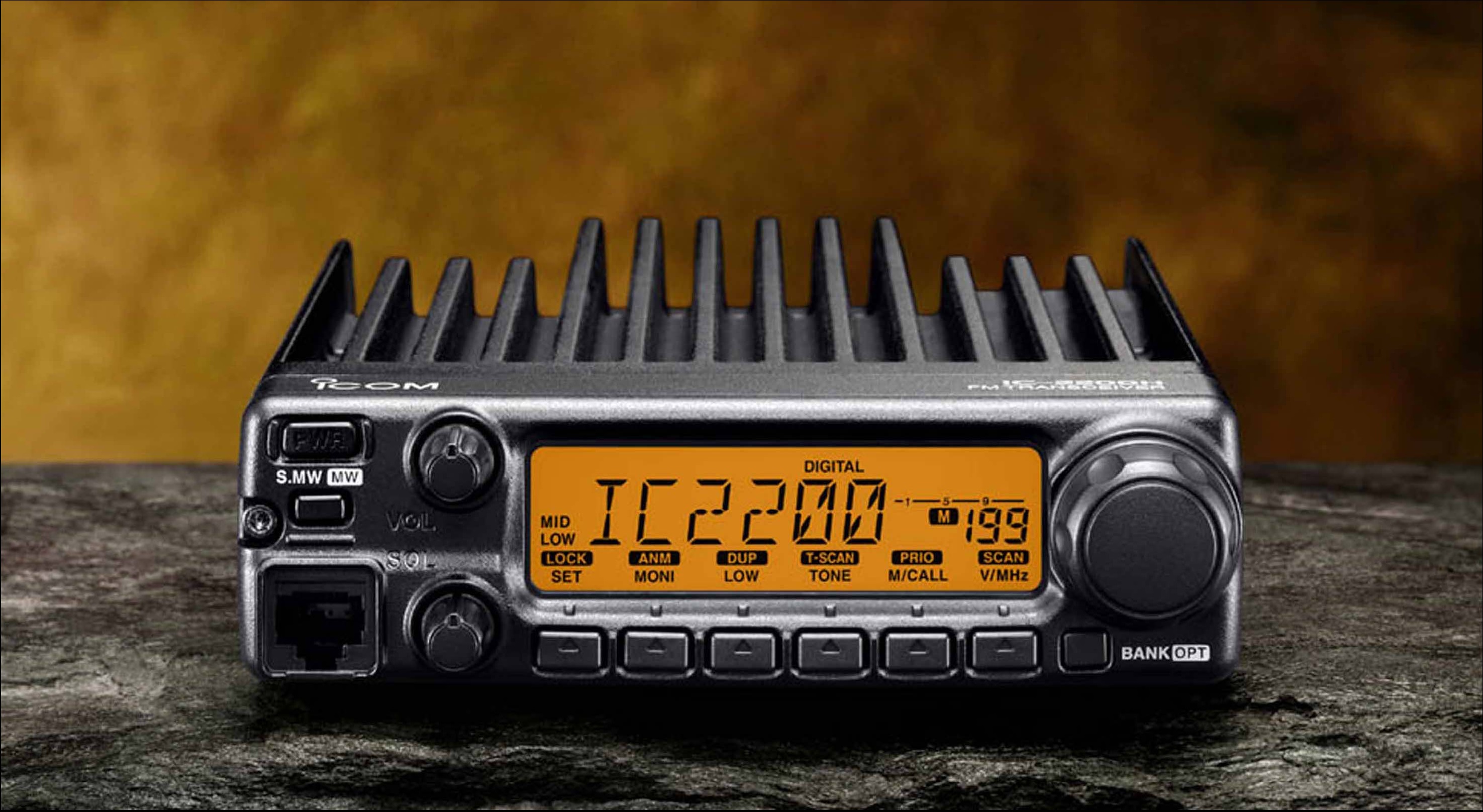 IC-2200車(chē)載對(duì)講機(jī)電臺(tái)